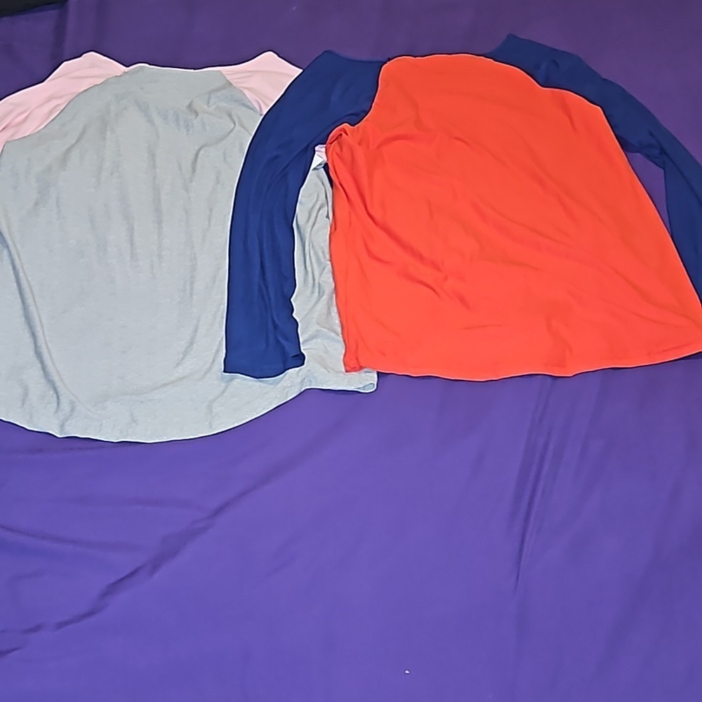 2 Juniors Shirts Pink Grey Colorful Merry Everything & Blue Red Sleigh All Day L - Picture 9 of 9